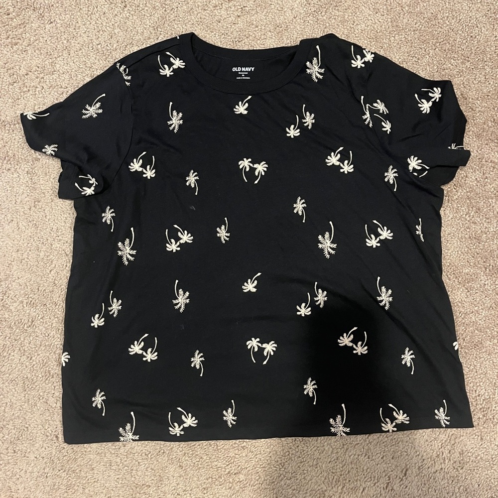 Old Navy Black and White Boxy T-Shirt